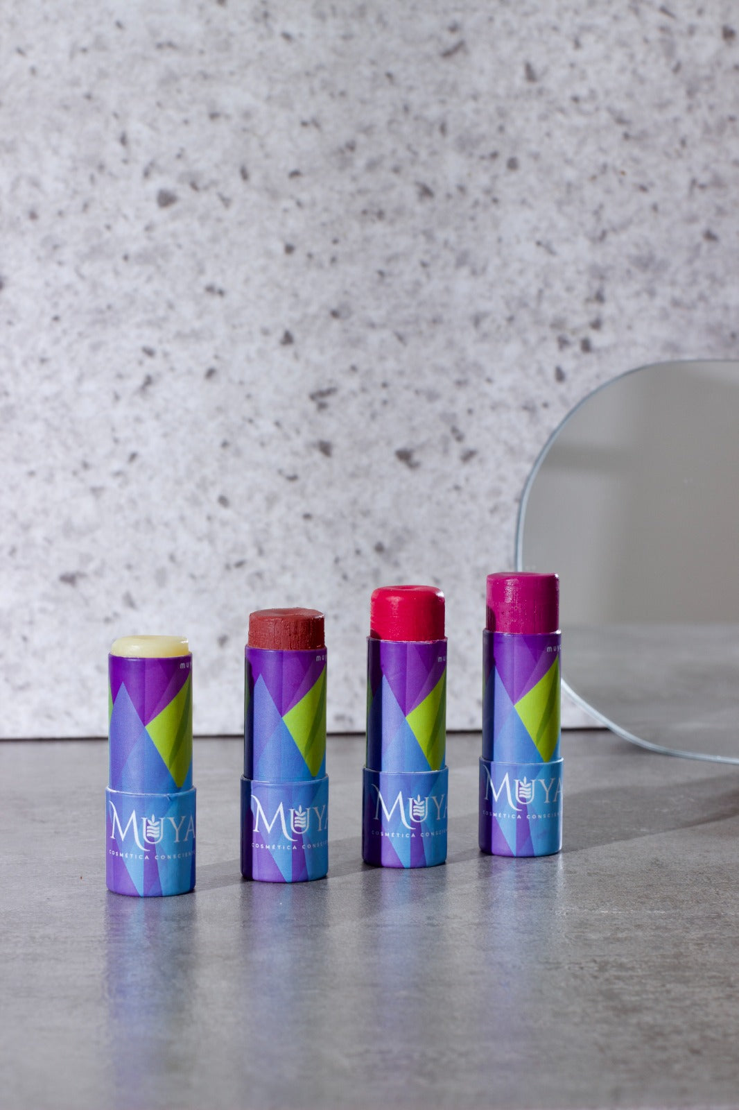 HIDRATANTES LABIALES CON COLOR